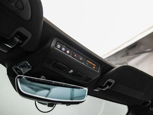 Used 2022 Chevrolet Corvette Stingray 2LT Z51 Performance & w/ Z51 Performance Package image 48