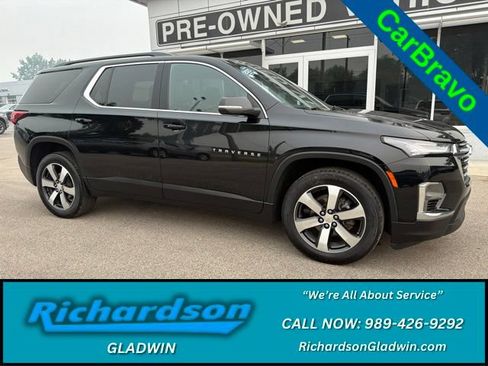 Used 2023 Chevrolet Traverse LT w/ LT Premium Package AWD/4WD image 1