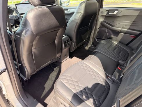 Used 2024 Ford Escape Platinum w/ Premium Technology Package AWD/4WD image 34