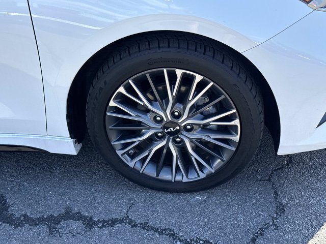 Used 2023 Kia Forte GT-Line w/ GT-Line Premium Package FWD image 7