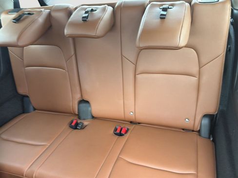 Used 2024 Nissan Pathfinder Platinum w/ Black Appearance Package FWD image 27