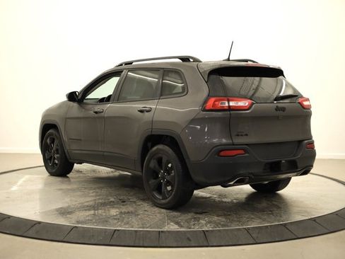 Used 2018 Jeep Cherokee Limited w/ Technology Group image 5