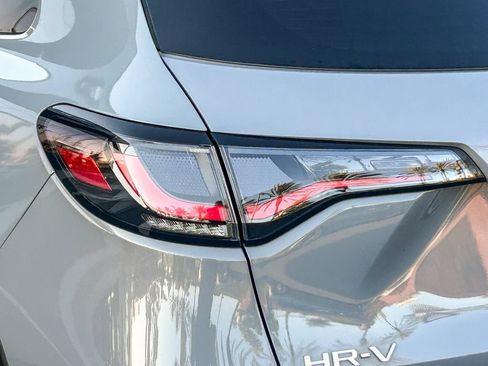 Used 2024 Honda HR-V Sport image 11
