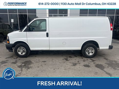 Used 2019 Chevrolet Express 3500 w/ Driver Convenience Package image 7