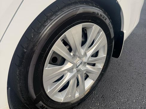 Used 2020 Nissan Sentra S image 9