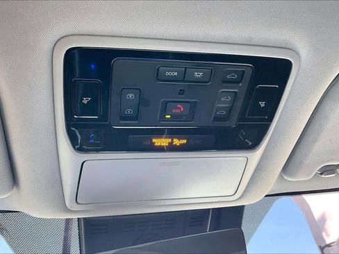 Used 2024 Toyota Grand Highlander Platinum image 32