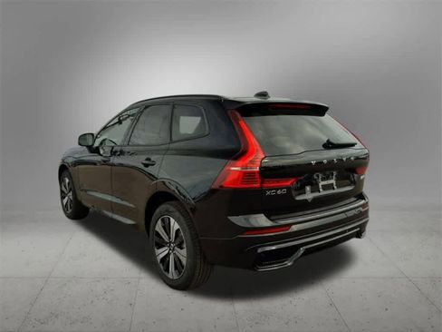 Used 2025 Volvo XC60 T8 Plus w/ Protection Package Premier image 4