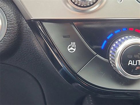 Used 2024 Kia Telluride EX w/ EX Captain's Chair Package image 20