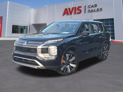 Used 2025 Mitsubishi Outlander SE