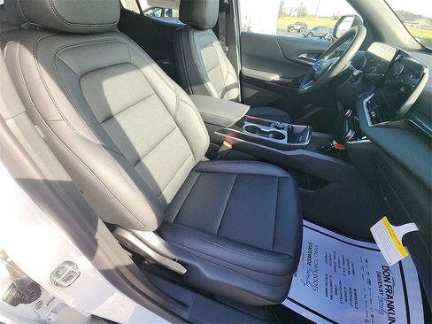 New 2026 Chevrolet Equinox LT w/ Convenience Package II image 24