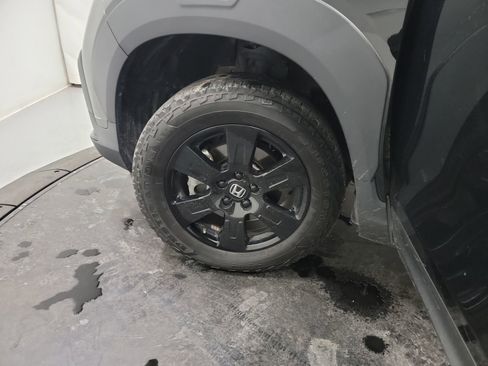 Certified 2022 Honda Pilot TrailSport image 30