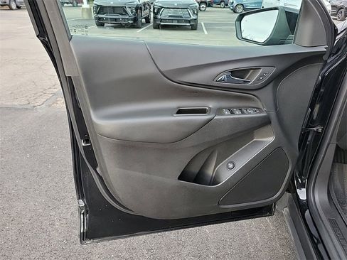 Used 2023 Chevrolet Equinox LT image 18