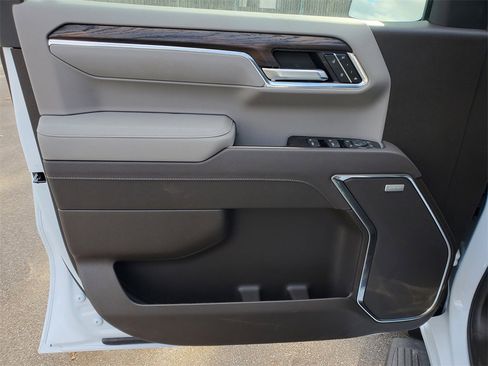 New 2026 GMC Sierra 1500 SLT w/ SLT Premium Plus Package image 8