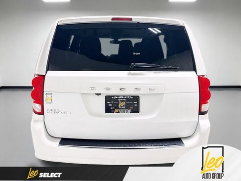 Used 2019 Dodge Grand Caravan SE FWD image 8