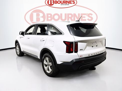 Used 2022 Kia Sorento LX image 7