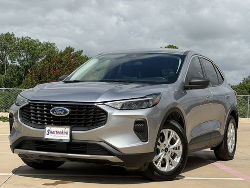 Used 2024 Ford Escape Active FWD image 2