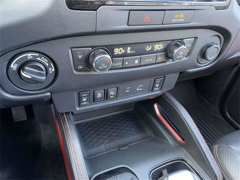 Used 2023 Nissan Frontier PRO-4X w/ Pro-4X Premium Package image 31