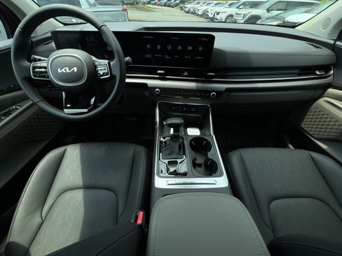 New 2026 Kia Carnival EX FWD image 32