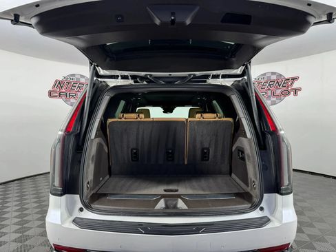 Used 2021 Cadillac Escalade Sport AWD/4WD image 29