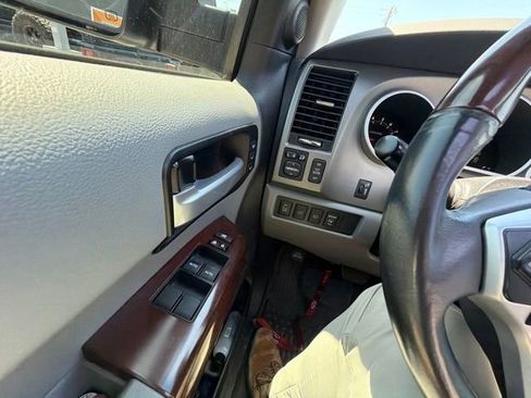 Used 2017 Toyota Sequoia Platinum AWD/4WD image 13