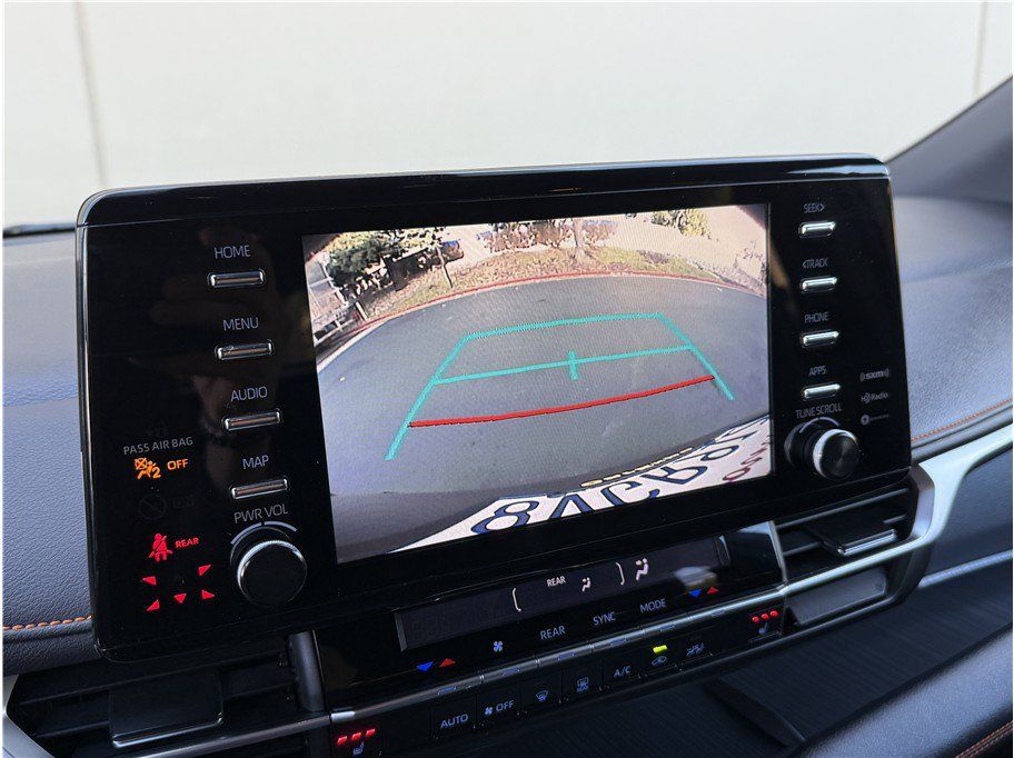Used 2021 Toyota Sienna XSE FWD image 22