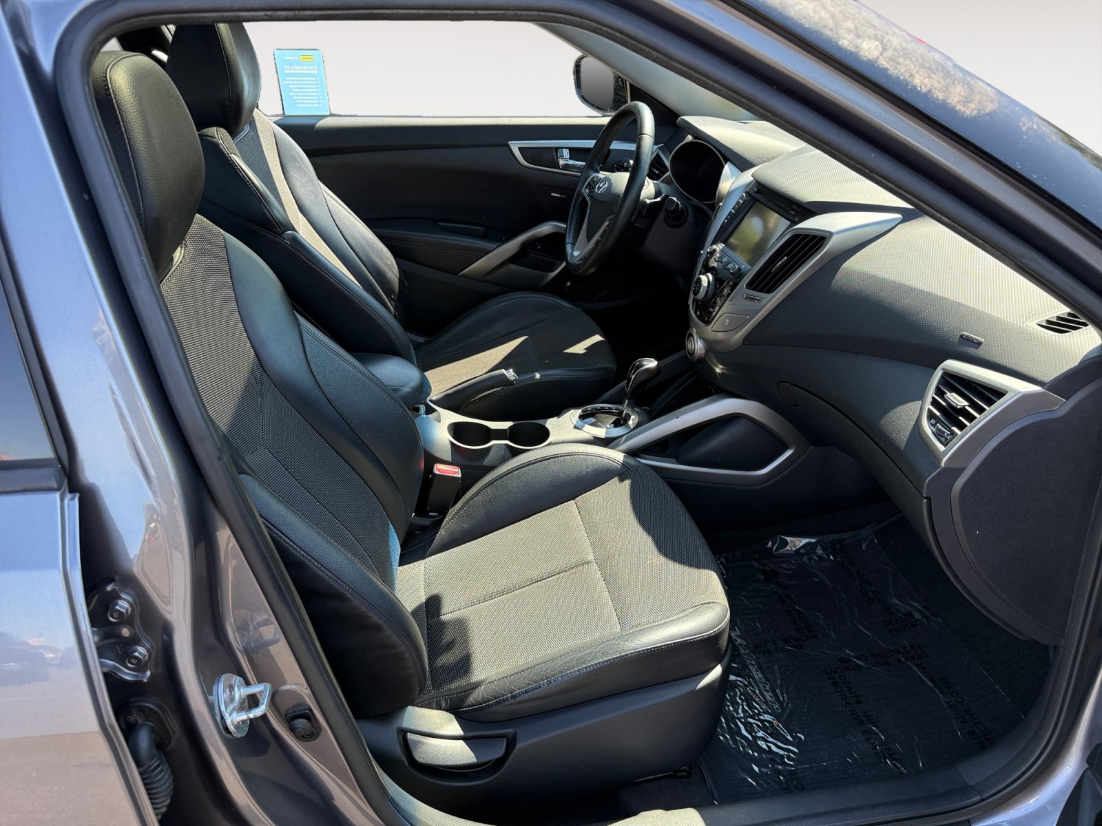 Used 2013 Hyundai Veloster w/ Style Pkg FWD image 19