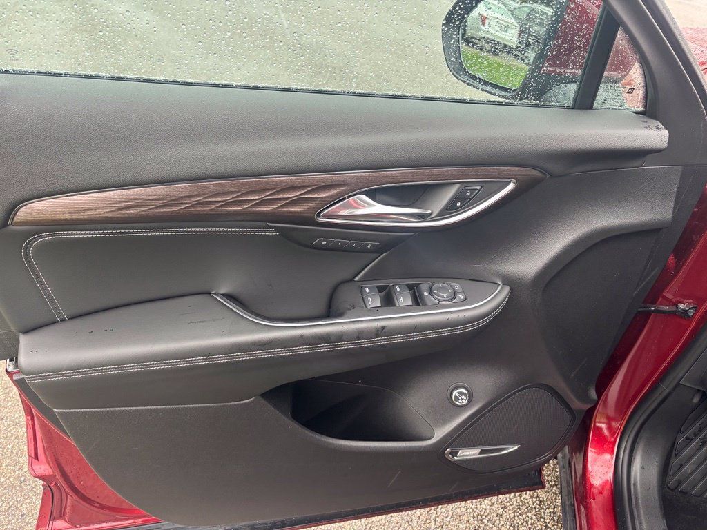 Used 2023 Buick Envision Avenir AWD/4WD image 24