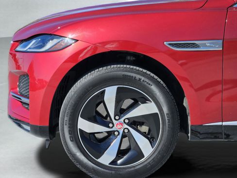 Used 2022 Jaguar F-PACE S image 33