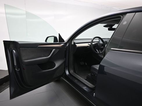 Used 2024 Tesla Model Y Long Range image 7