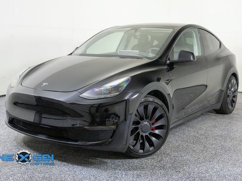 Used 2024 Tesla Model Y Performance AWD/4WD image 3