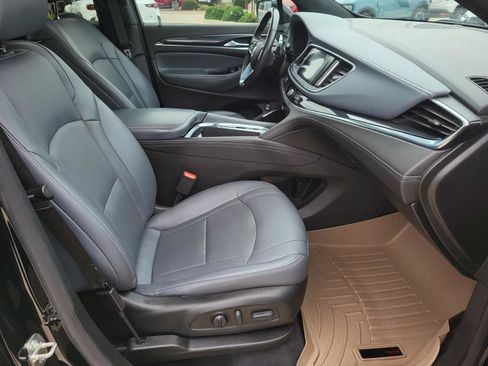Used 2023 Buick Enclave Essence w/ Experience Buick Package FWD image 8