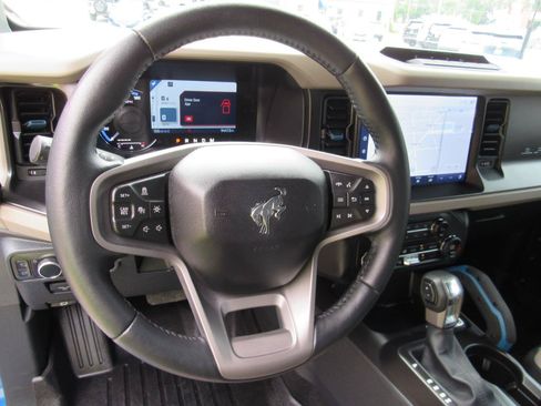 Used 2023 Ford Bronco Wildtrak AWD/4WD image 17