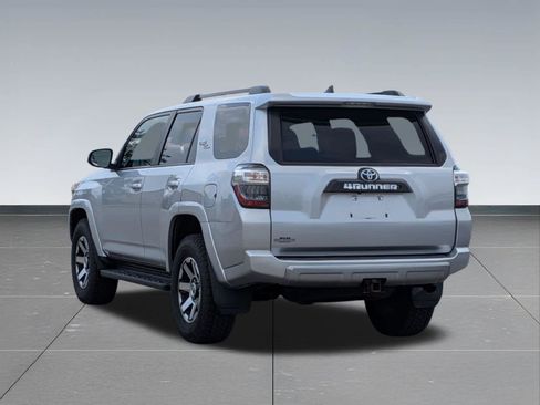 Used 2020 Toyota 4Runner TRD Off-Road AWD/4WD image 4