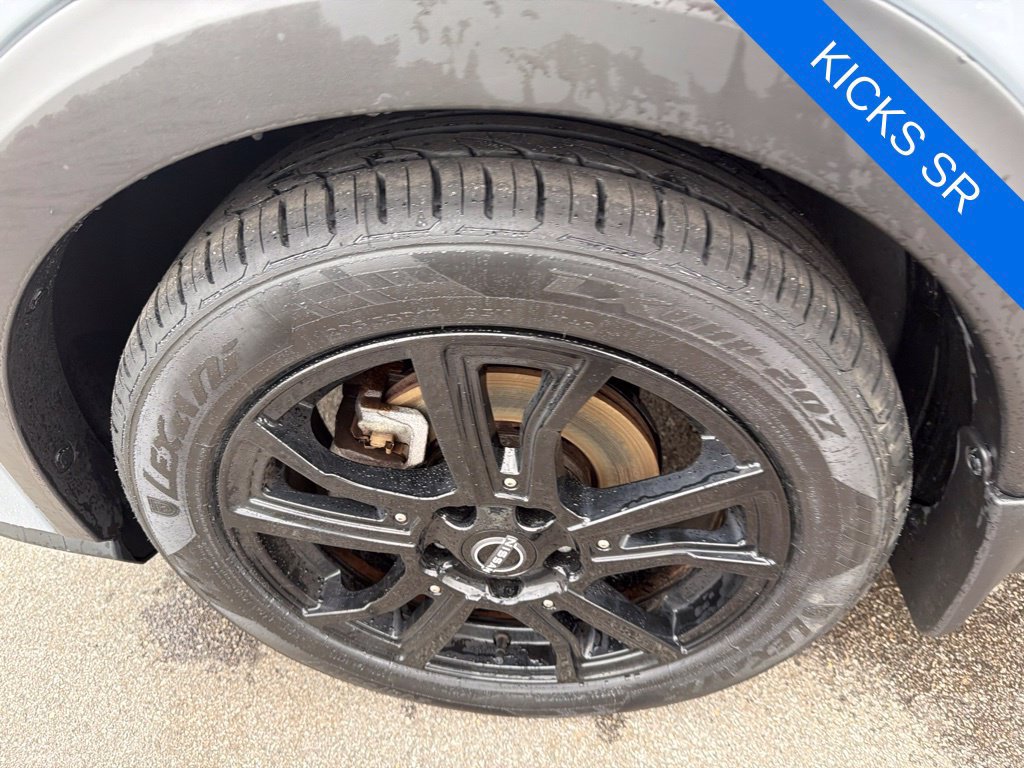 Used 2023 Nissan Kicks SR w/ SR Premium Package FWD image 31