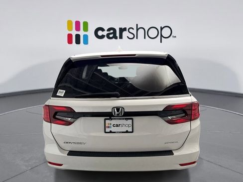 Used 2024 Honda Odyssey Sport image 4