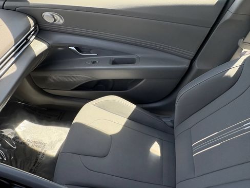 Used 2025 Hyundai Elantra SEL FWD image 20