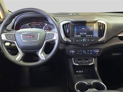 Used 2024 GMC Terrain SLE w/ Driver Convenience Package image 9