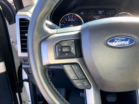 Used 2018 Ford Expedition Platinum RWD image 21