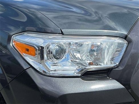 Used 2022 Toyota Tacoma SR image 15