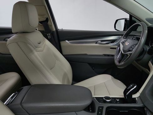 Used 2021 Cadillac XT5 Premium Luxury w/ LPO, Floor Liner Package FWD image 24