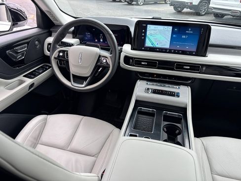 New 2025 Lincoln Aviator Reserve w/ Illumination Package image 32