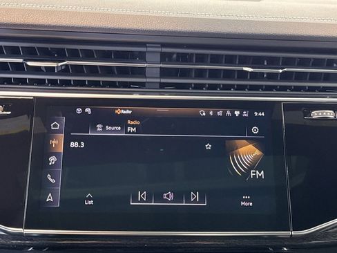 Used 2025 Audi Q8 Prestige image 15
