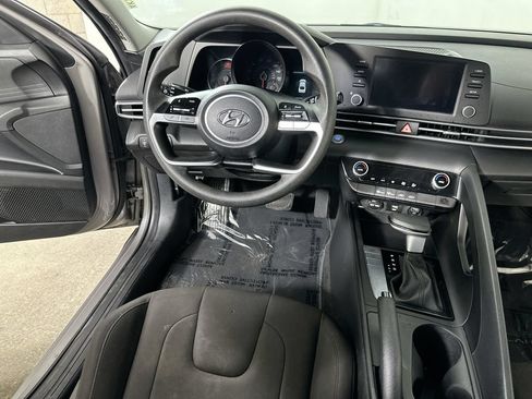 Used 2023 Hyundai Elantra SEL FWD image 17