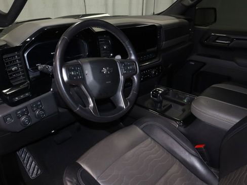Used 2023 Chevrolet Silverado 1500 ZR2 w/ Technology Package image 9