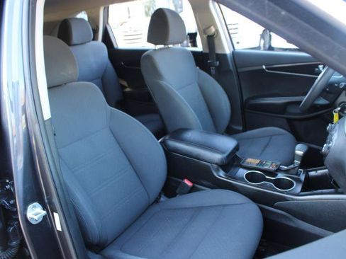 Used 2019 Kia Sorento FWD image 8