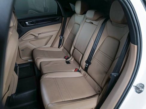 Used 2021 Porsche Cayenne Coupe image 13