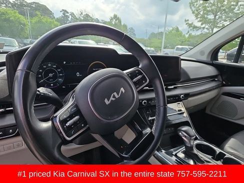 Used 2023 Kia Carnival SX FWD image 11