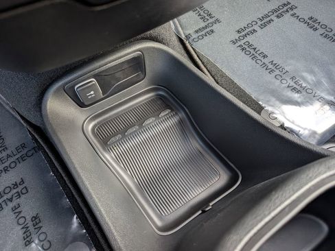 New 2026 Chrysler Pacifica Select image 32