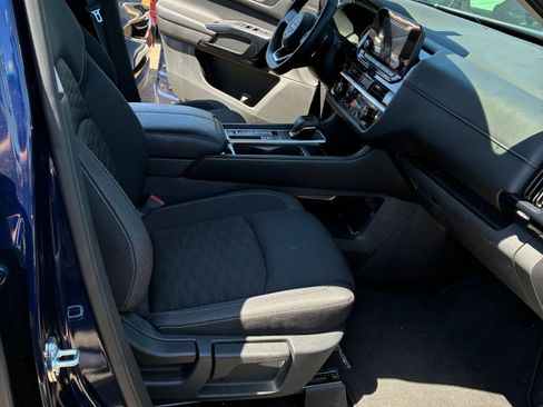 Used 2025 Nissan Pathfinder SV image 20