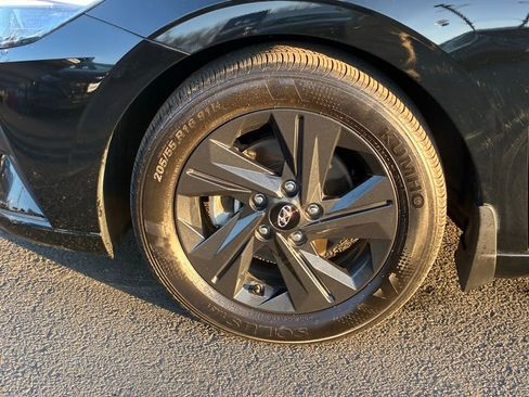 Used 2023 Hyundai Elantra SEL image 46